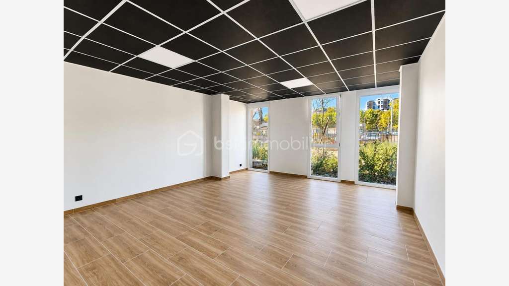 LOCAL PROFESSIONNEL 114 M² - RUMILLY À PROXIMITÉ I
