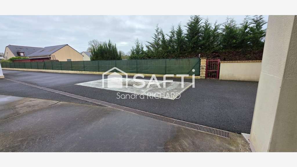 Vente espace idéal stockage de 300m² à Saffré