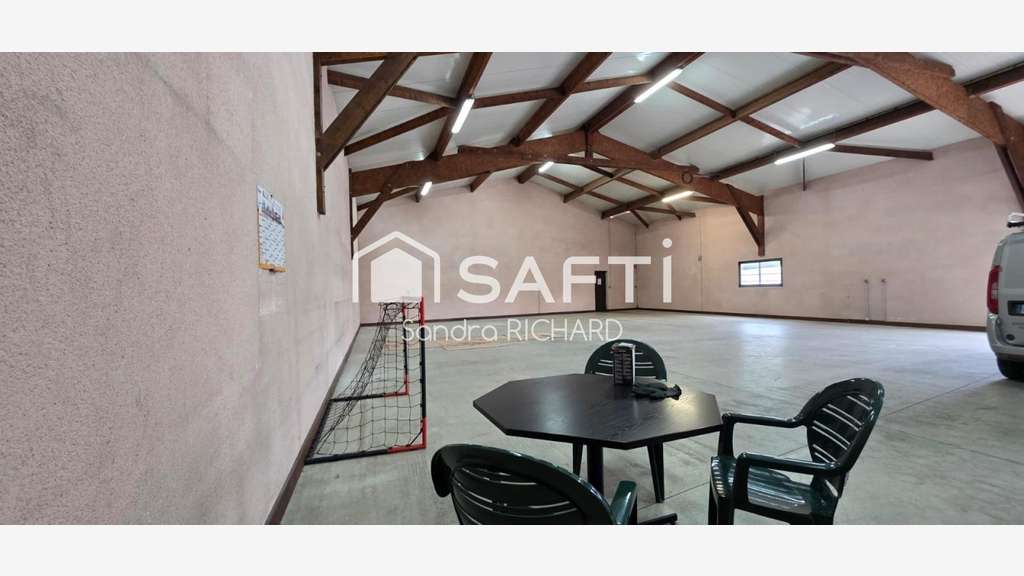 Vente espace idéal stockage de 300m² à Saffré