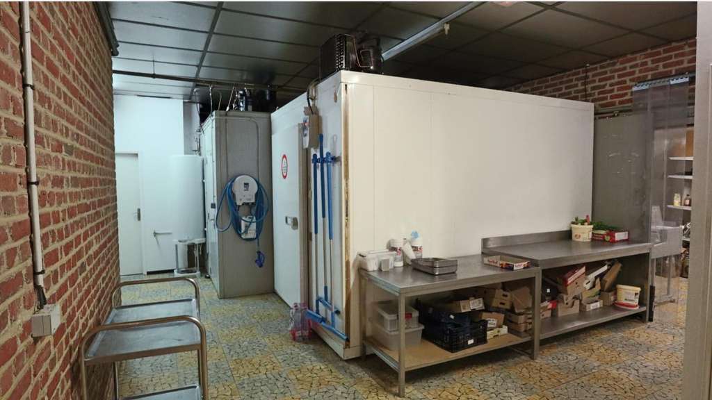 Local commercial de 580m² à vendre à Sains du Nord
