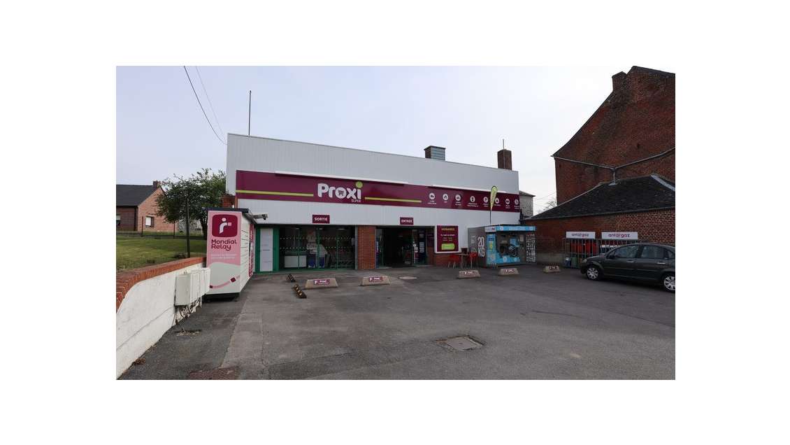 Local commercial de 580m² à vendre à Sains du Nord