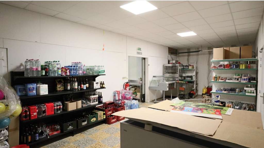 Local commercial de 580m² à vendre à Sains du Nord