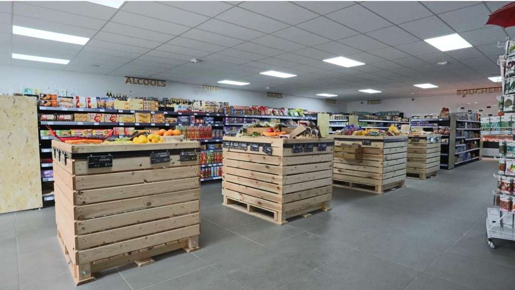 Local commercial de 580m² à vendre à Sains du Nord