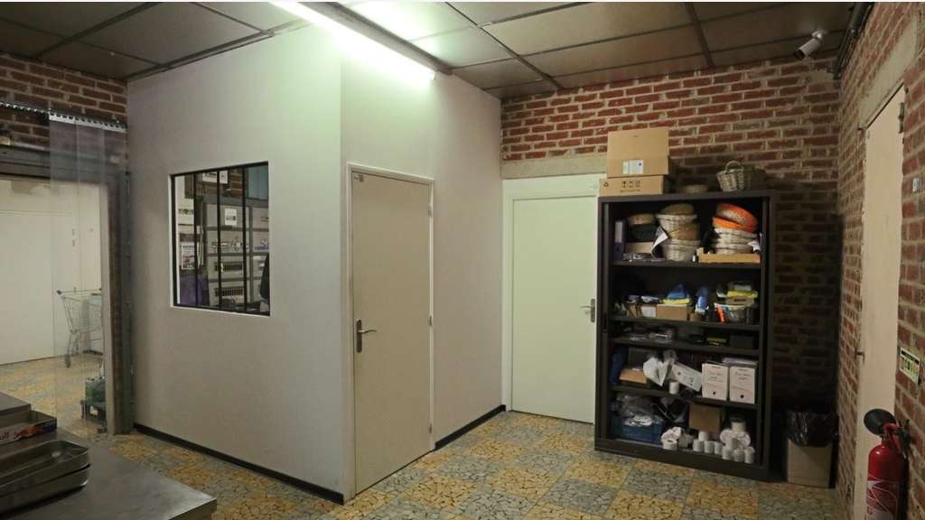 Local commercial de 580m² à vendre à Sains du Nord