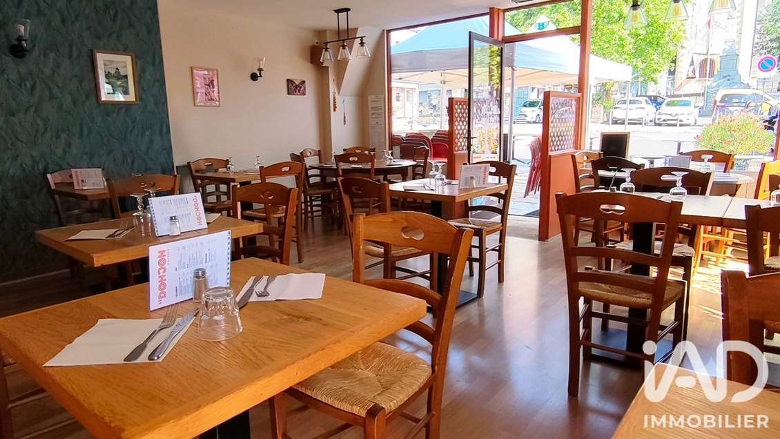 Local commercial à Saint-Aubin-du-Cormier
