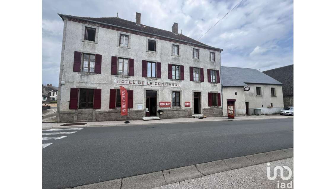 Murs commerciaux à Saint-Avit