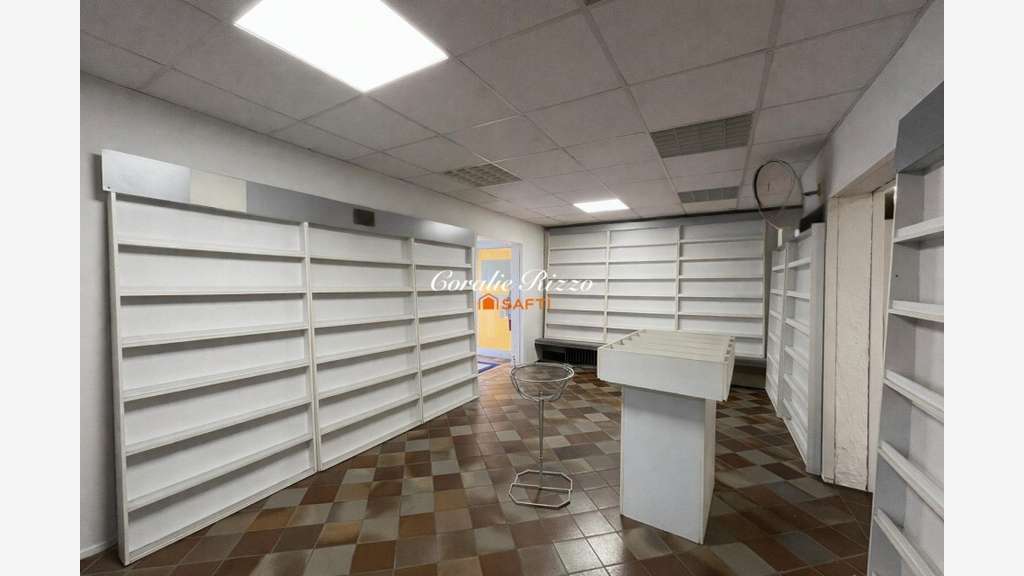 Vente local commercial de 150m² à Saint-Avold