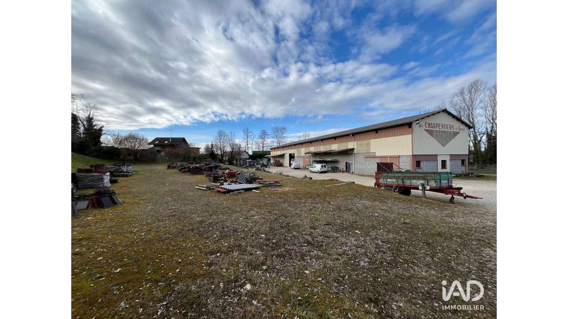 Vente local d'activité de 900m² à Saint-Béron