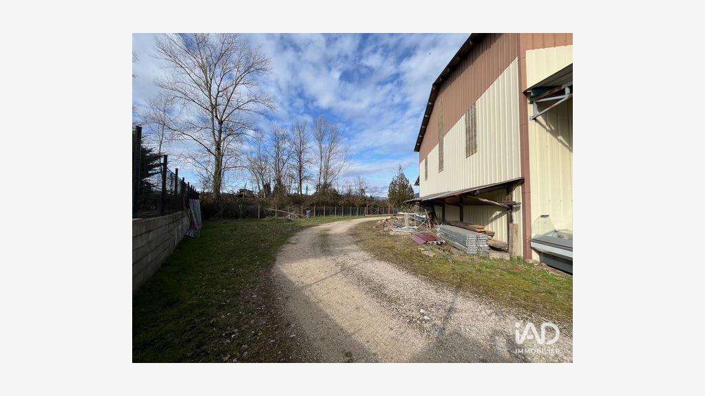 Vente local d'activité de 900m² à Saint-Béron