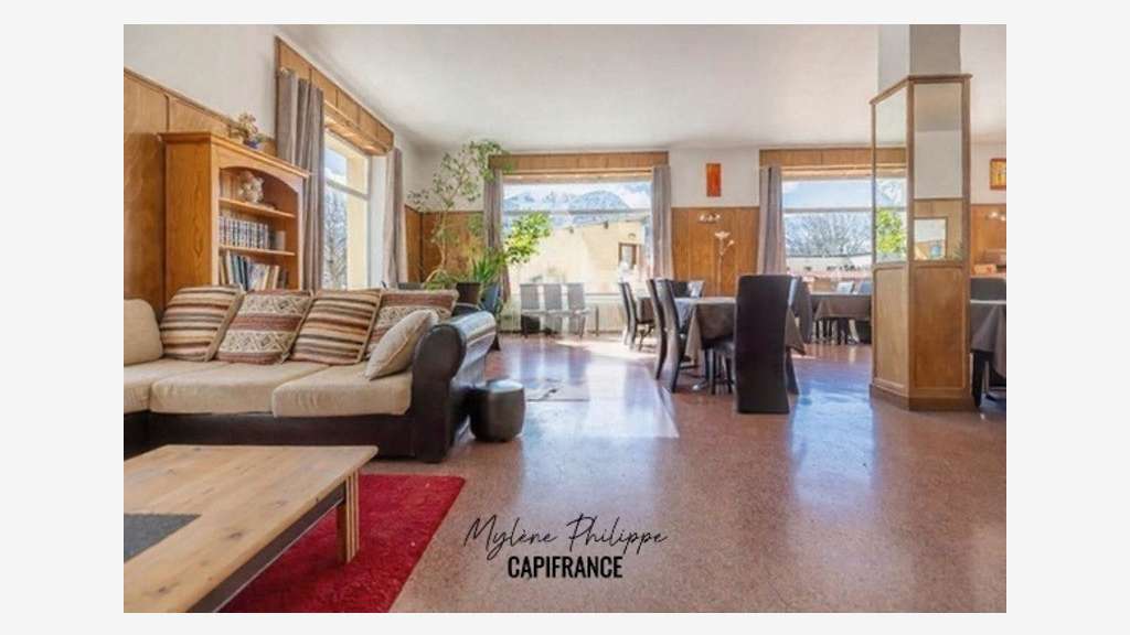 Local 586m² à vendre à St Bonnet en Champsaur