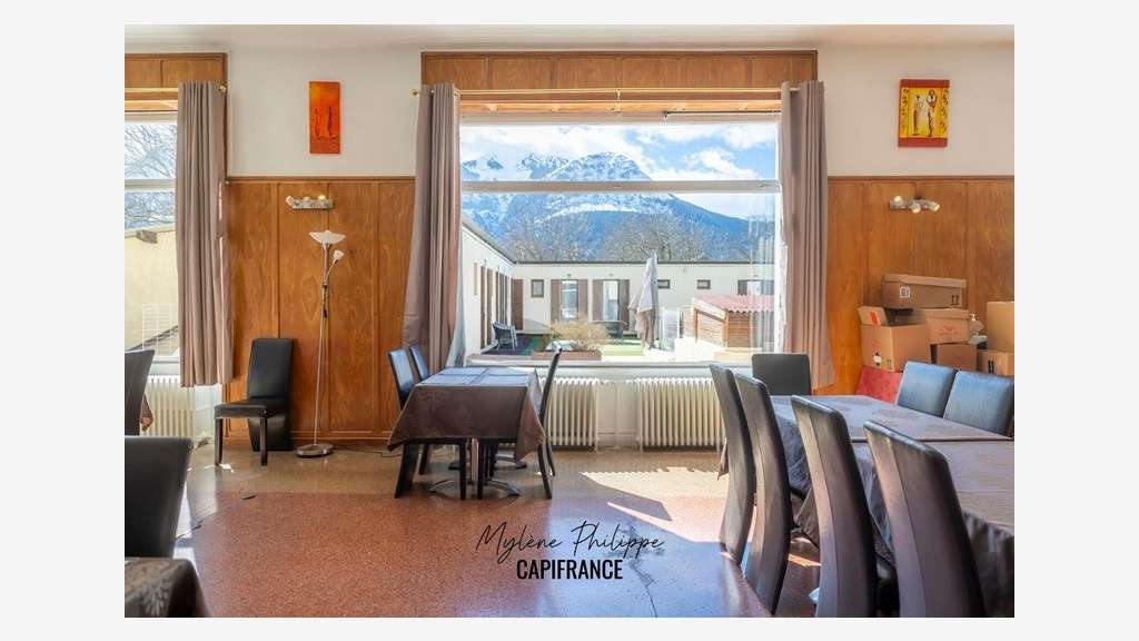Local 586m² à vendre à St Bonnet en Champsaur