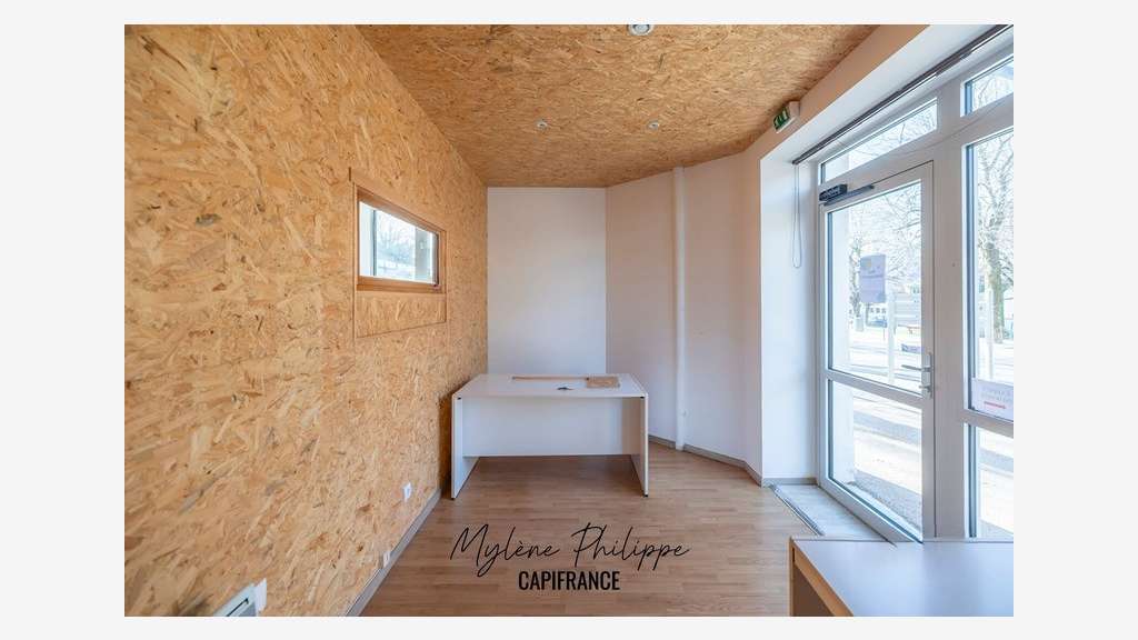 À vendre local 111m² à Saint-Bonnet-en-Champsaur