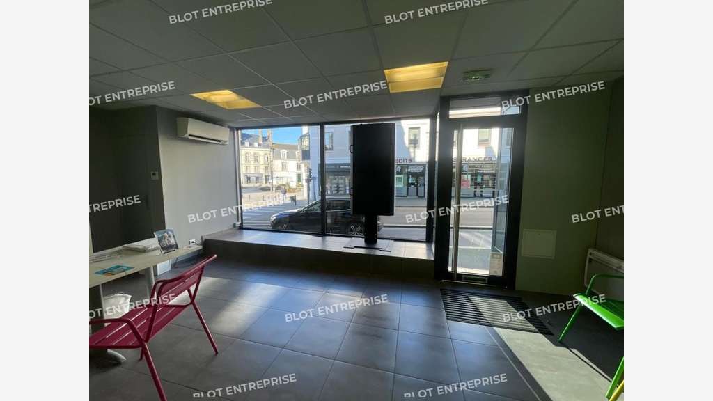 A vendre bureau commercial de 52m² à Saint-Brieuc