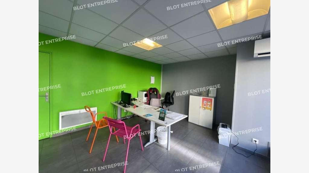 A vendre bureau commercial de 52m² à Saint-Brieuc
