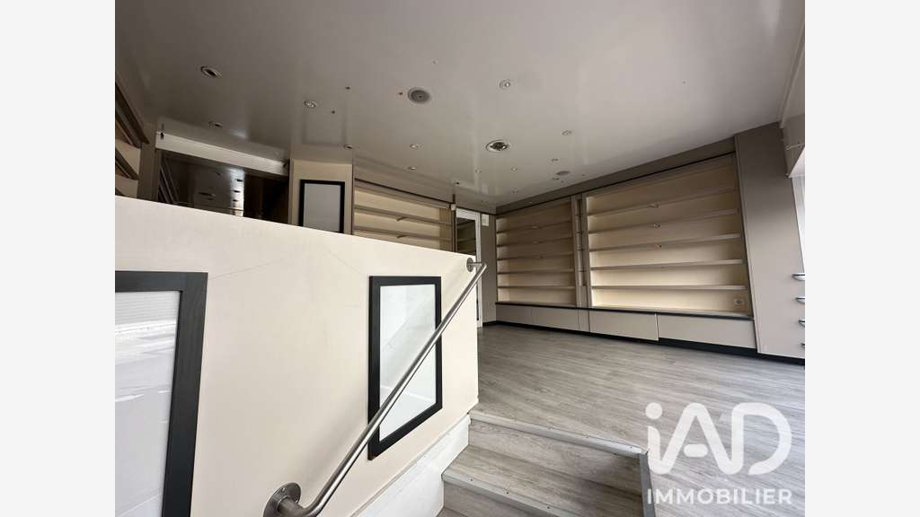 Vente local commercial libre de 79m² à Saint-Céré