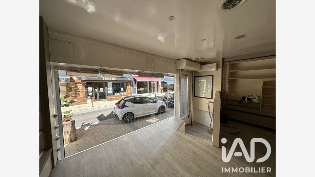 Vente local commercial libre de 79m² à Saint-Céré