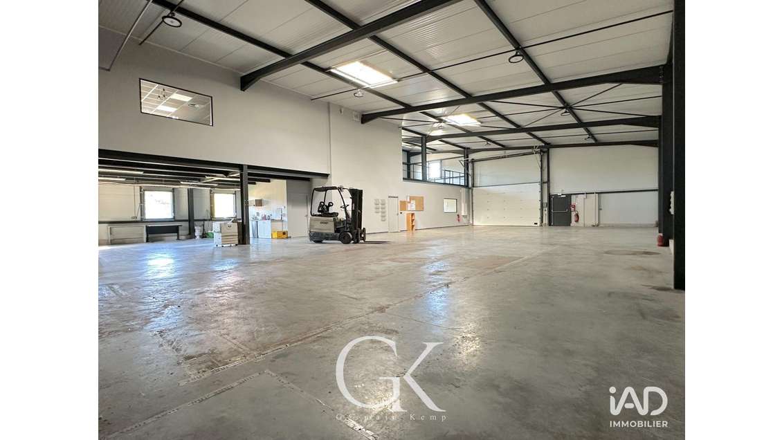 Local commercial à Saint-Clair-de-la-Tour