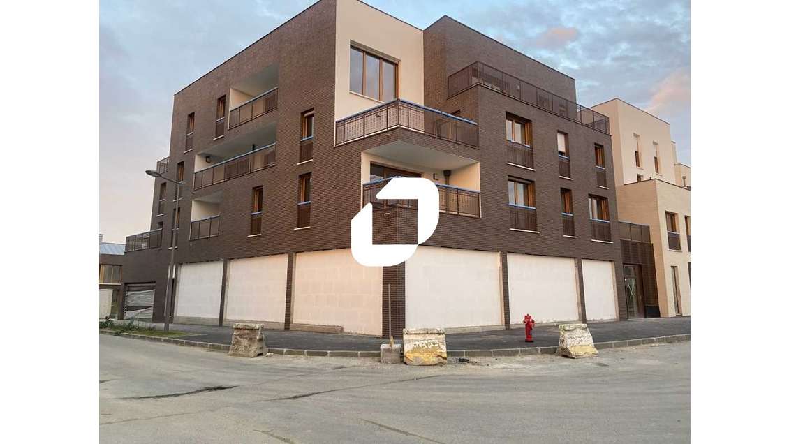 Vente Local commercial 266m² Saint cyr l'ecole