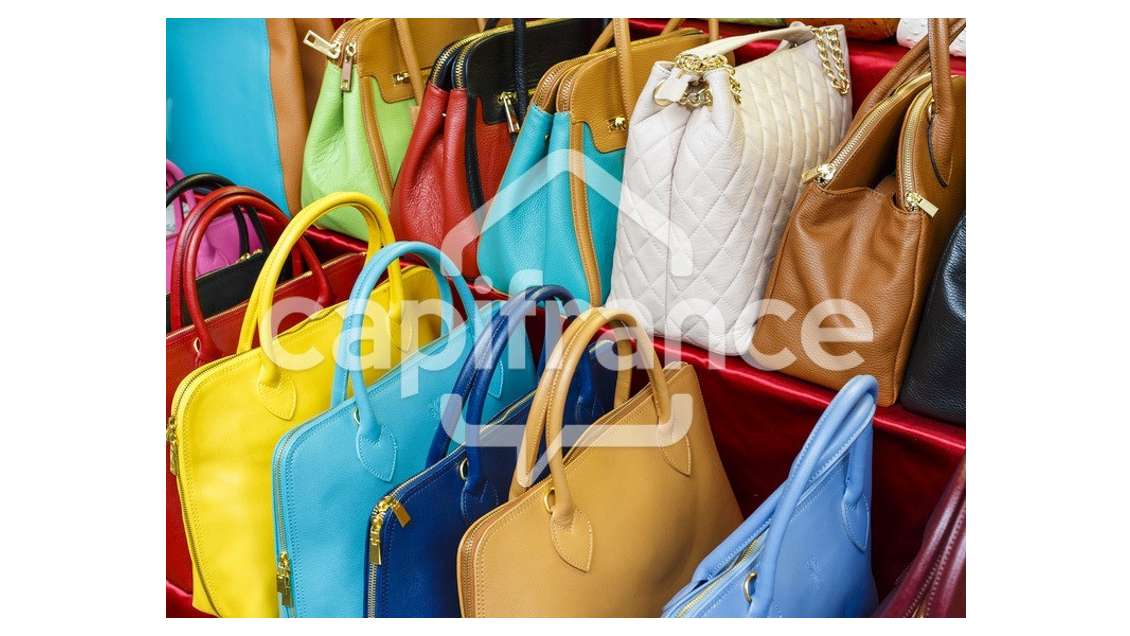 Local loué à vendre rue très prisée de Saint Denis