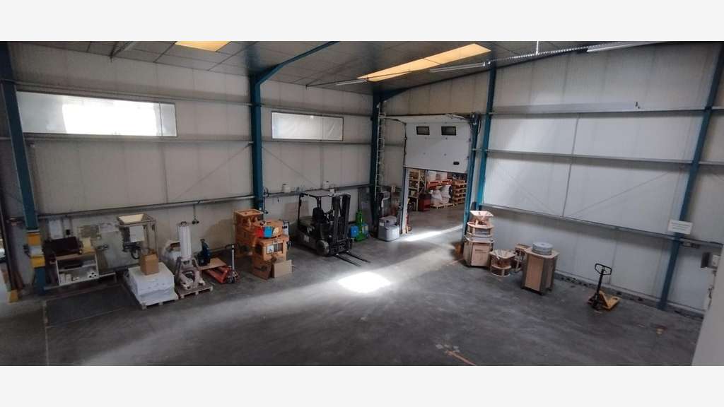 AV local commercial 880m² Saint-Donat-sur-Herbasse