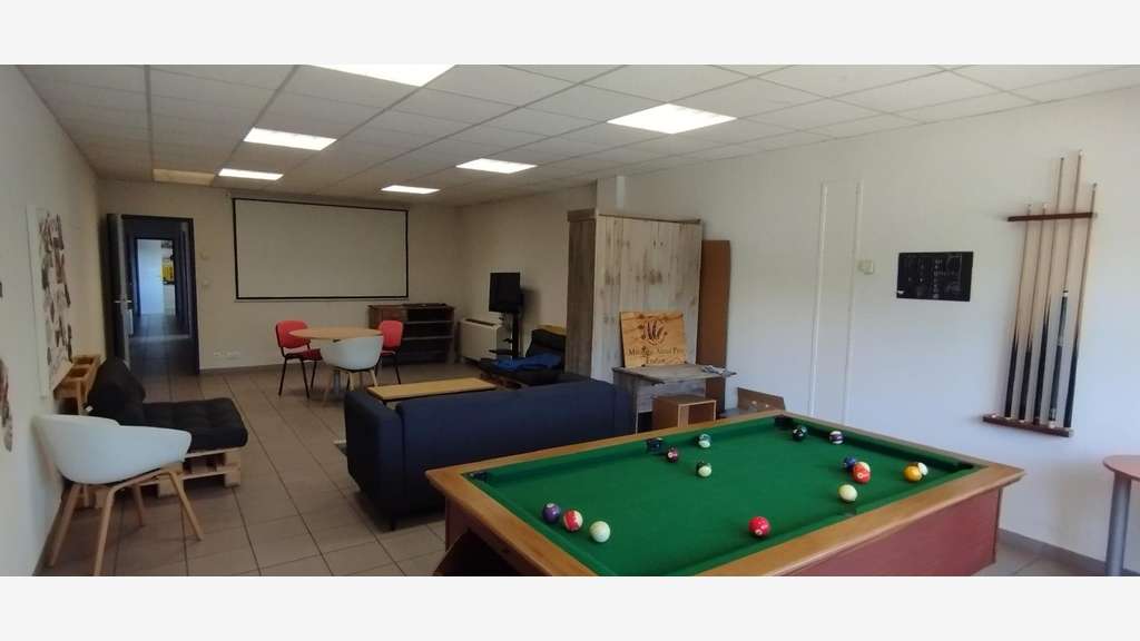 AV local commercial 880m² Saint-Donat-sur-Herbasse