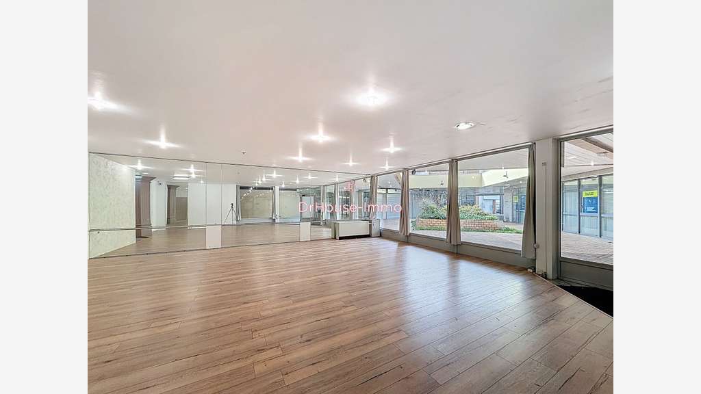 AV murs commerciaux 140m² à Saint Etienne Bergson