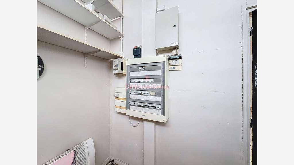 AV murs commerciaux 140m² à Saint Etienne Bergson