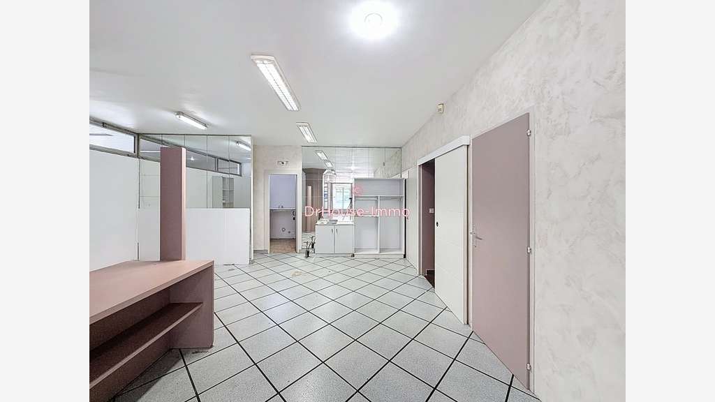 AV murs commerciaux 140m² à Saint Etienne Bergson