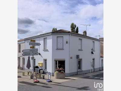 Murs commerciaux à Saint-Étienne-de-Mer-Morte