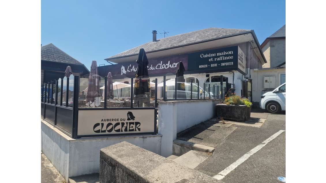 BAR-RESTAURANT
