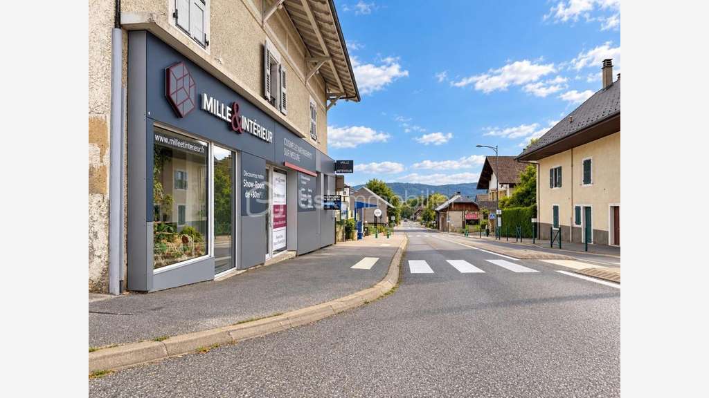 Vente joli local entretenu de 77m² à à Saint-Félix