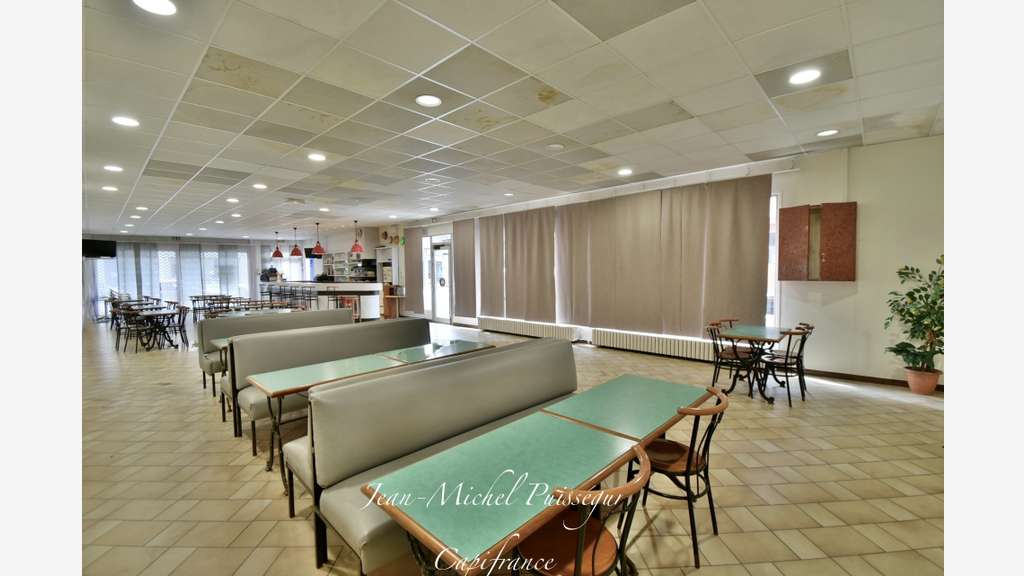 Local commercial 250m² à vendre à Saint Gaudens
