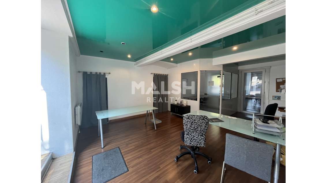 Local commercial 57m² à vendre à Saint-Genis-Laval