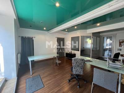 Local commercial 57m² à vendre à Saint-Genis-Laval