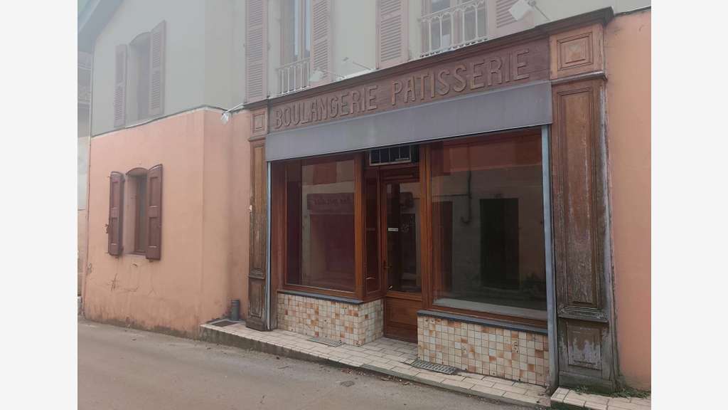 AV local commercial 62m² Saint-Geoire-en-Valdaine