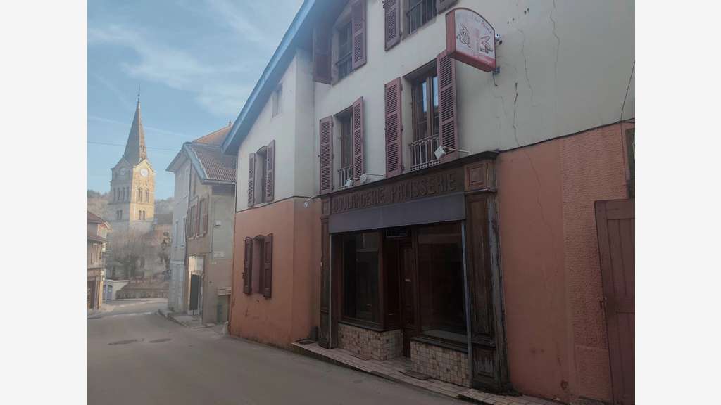 AV local commercial 62m² Saint-Geoire-en-Valdaine
