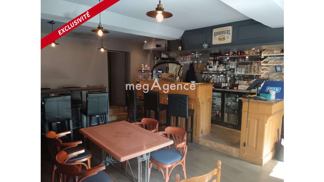 A vendre immeuble de 256m² et FDC bar à Tirepied
