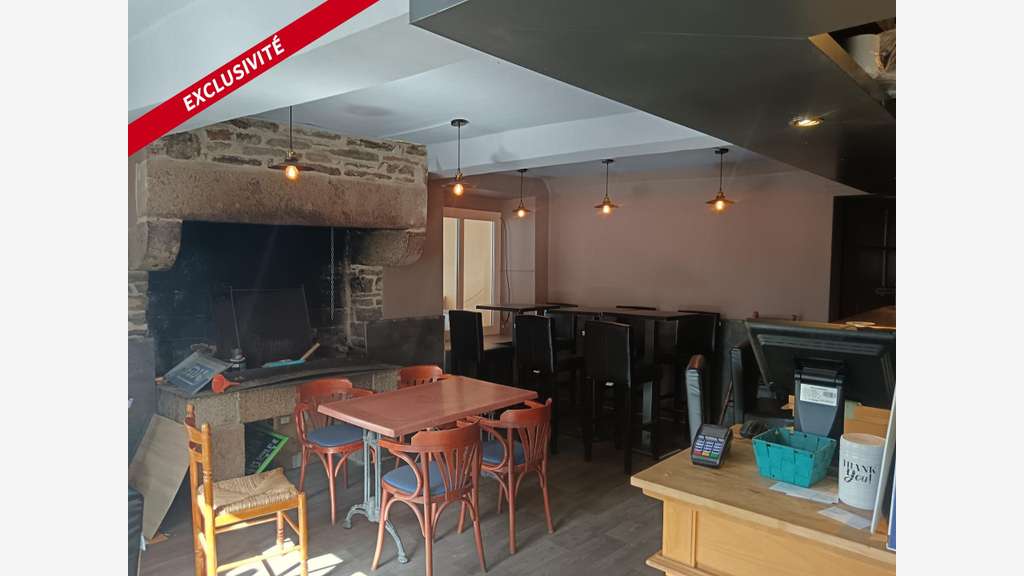 A vendre immeuble de 256m² et FDC bar à Tirepied