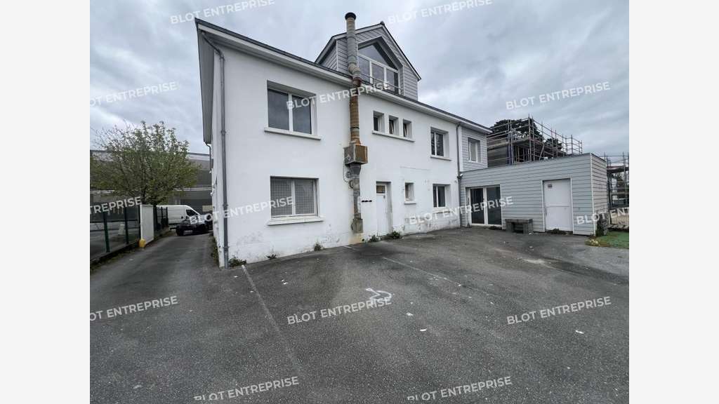 A vendre locaux commerciaux 450m² à Saint Herblain