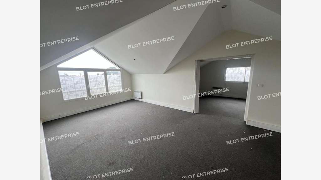 A vendre locaux commerciaux 450m² à Saint Herblain