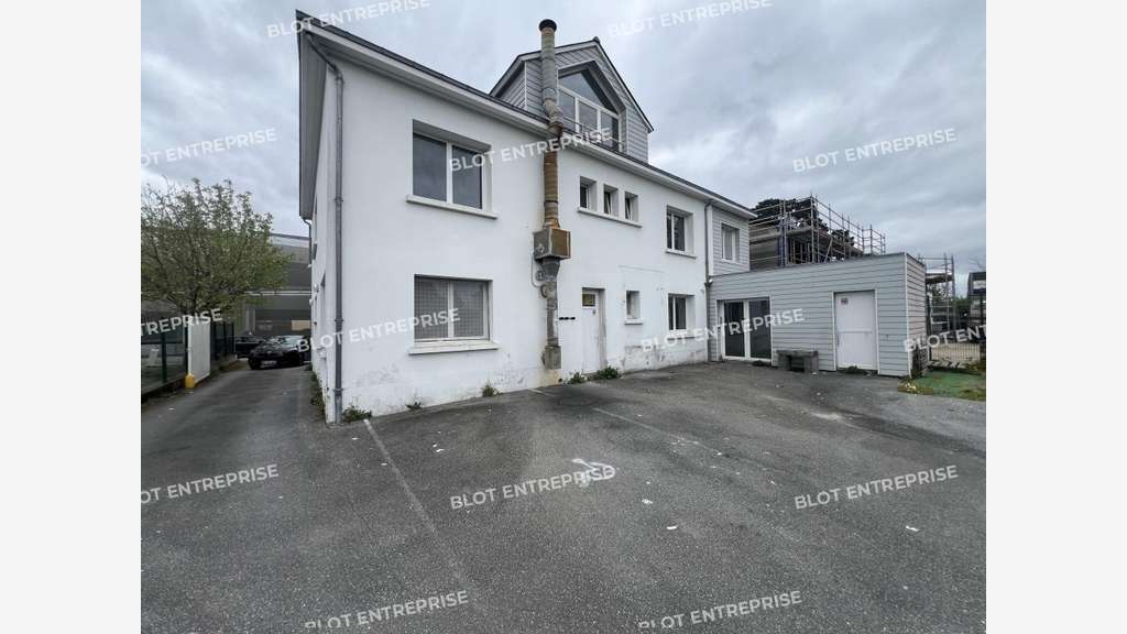 A vendre locaux commerciaux 450m² à Saint Herblain