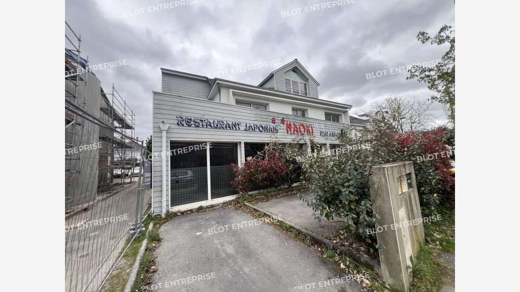 A vendre locaux commerciaux 450m² à Saint Herblain