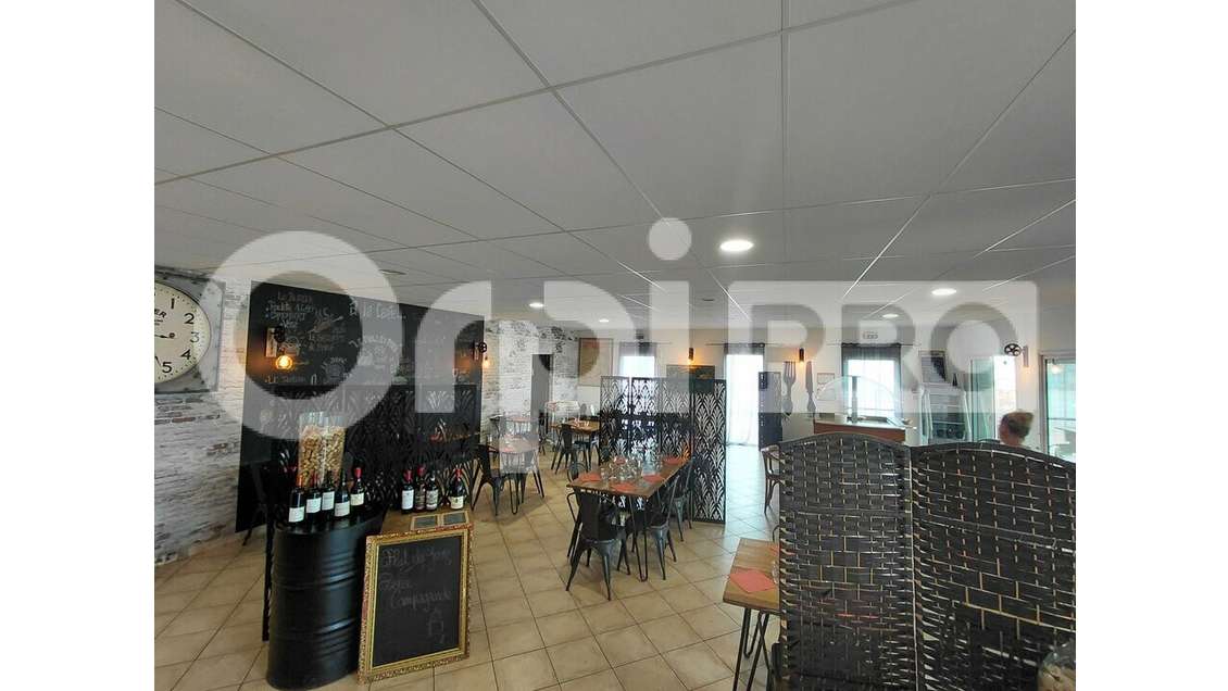 AV immeuble commercial 300m² à Saint-Hilaire