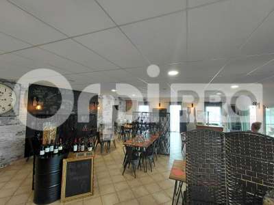 AV immeuble commercial 300m² à Saint-Hilaire