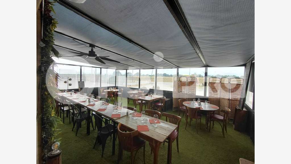 AV immeuble commercial 300m² à Saint-Hilaire