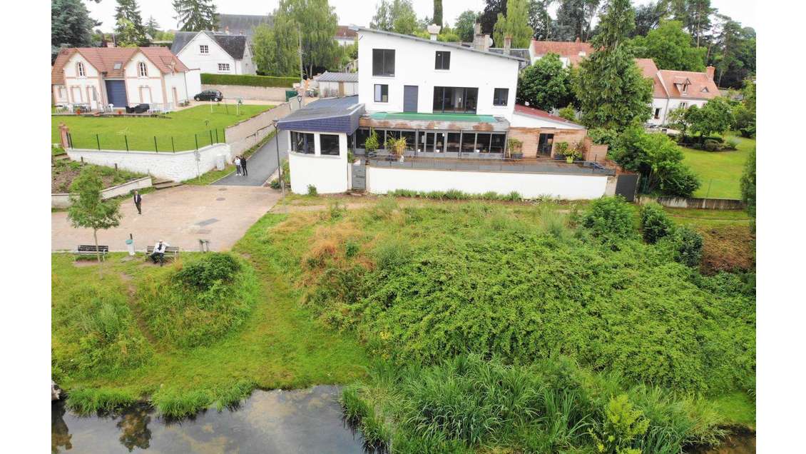 Vente murs 520m² à Saint-Hilaire-Saint-Mesmin