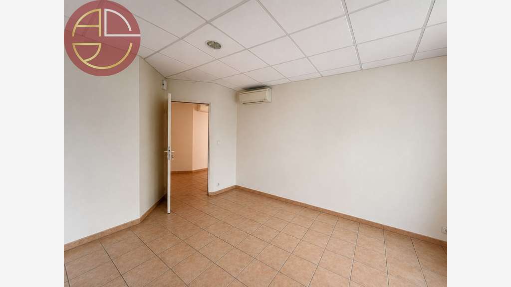 AV bureaux 275m² Saint-Jean zone dynamique