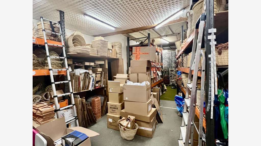AV local commercial 143m² centre St Jean d'Angély