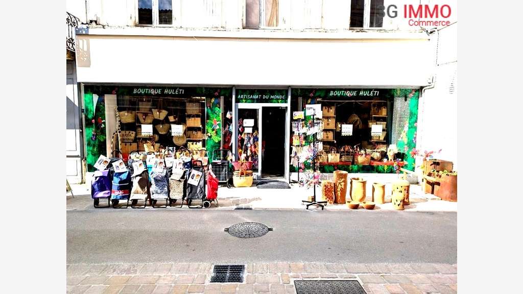 Vente murs + hab empl N°1 à Saint-Jean-d'Angély
