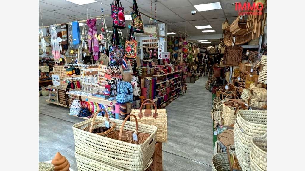 Vente murs + hab empl N°1 à Saint-Jean-d'Angély